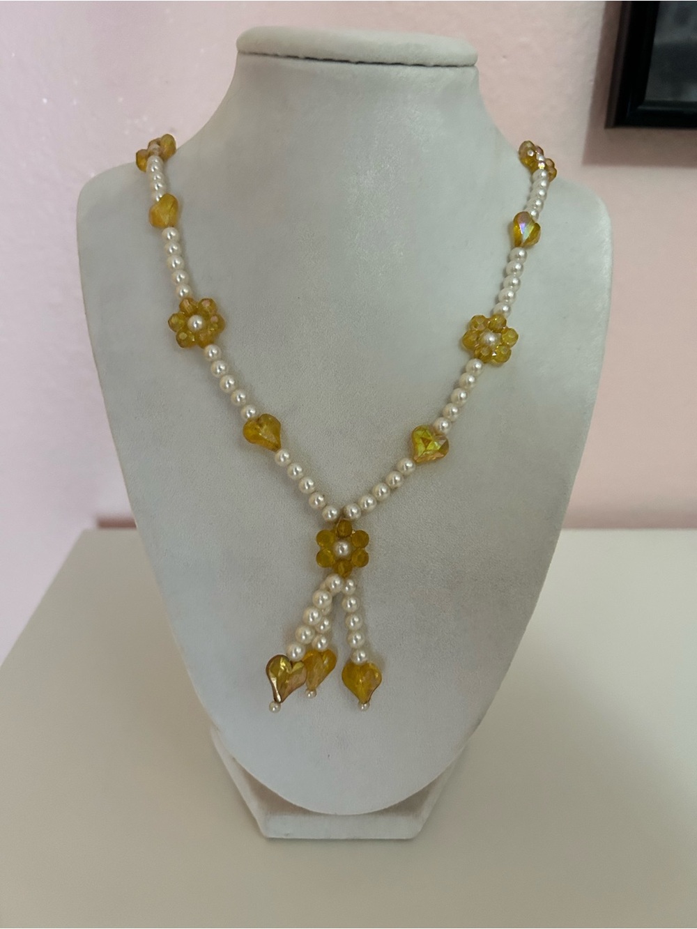 Vintage Y2K 1990’s Pearl and Yellow Flower Bead Necklace